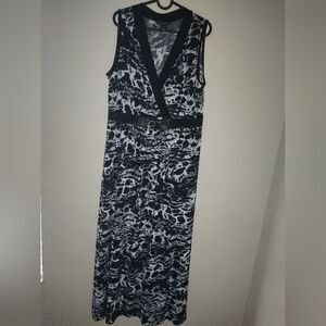 Sandra Lawrence Woman Size 2X Black And White Maxi Dress With Faux Belt